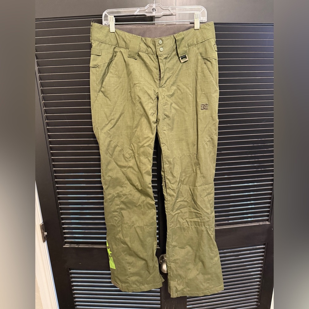 DC snowboard/ski pants (medium)